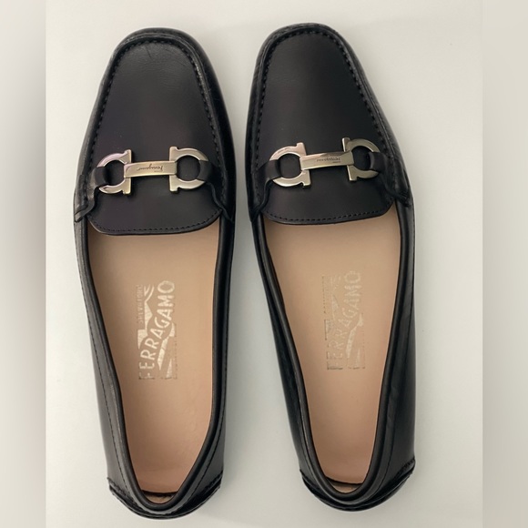 COPY - Salvatore Ferragamo women's driver loafers (size 6.5 B). *LIKE NEW* - Picture 2 of 12